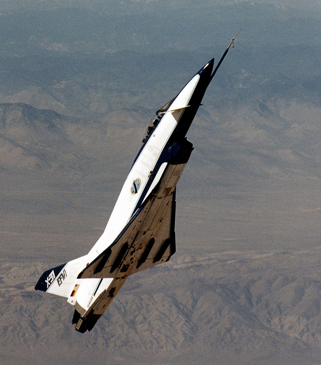 An X-31 flown by German test pilot Karl-Heinz Lang pulls the nose up nearly perpendicular to the flight path while performing the Herbst maneuver, or J-turn. With thrust vectoring, this move allows the fighter pilot to reverse direction significantly faster than possible in a traditional fighter jet. (NASA)